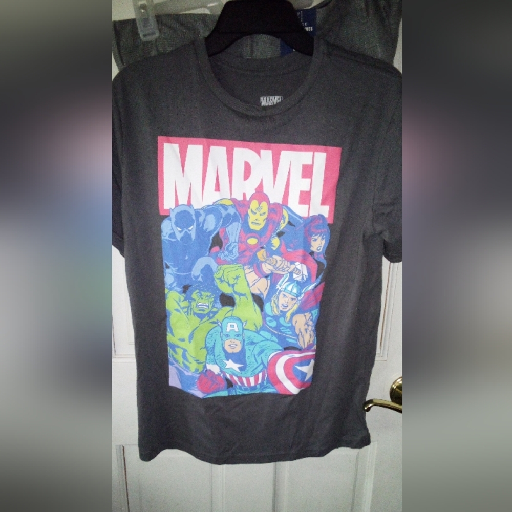 Marvel grey dark tshirt teenager? Hulk Captain America Who r the others??